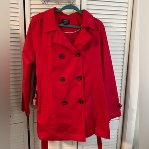 Jones light weight raincoat with detachable hood